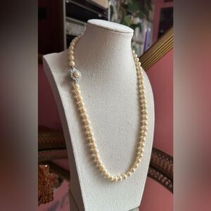 1960's Love Blooms Luxury Hand-Knotted Glass Pearl Necklace